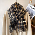 Noble Elegant Ladies' Scarf in classic check design