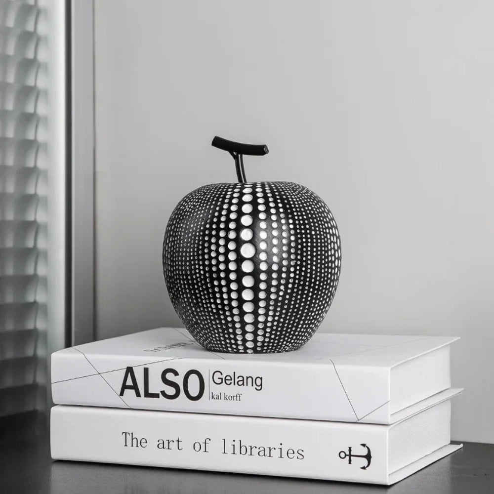 Apfelskulptur mit Punktmuster