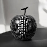 Apfelskulptur mit Punktmuster