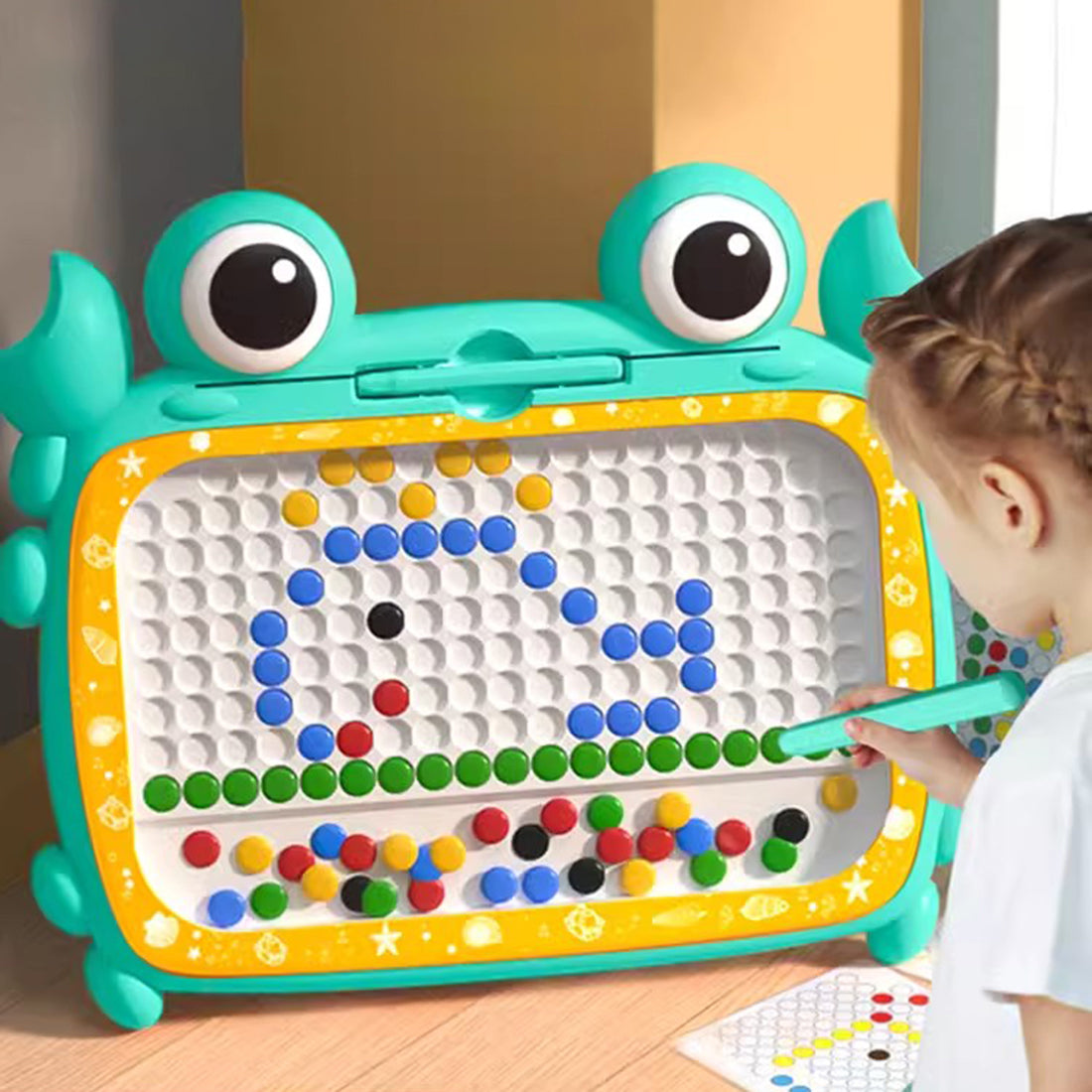 Zeichenbrett mit Magneten im Montessori-Stil
