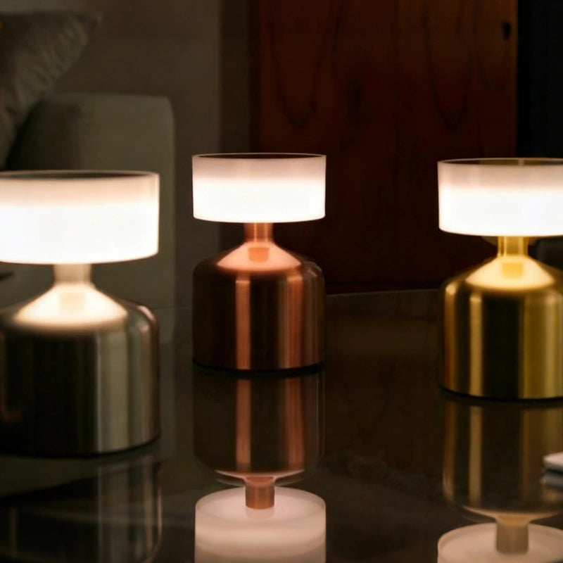 Elegante Tischlampe aus Schmiedeeisen – Dimmbare und Wiederaufladbare Beleuchtung
