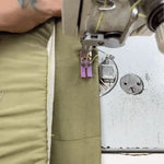 Magnetic seam guide for precise and clean seams