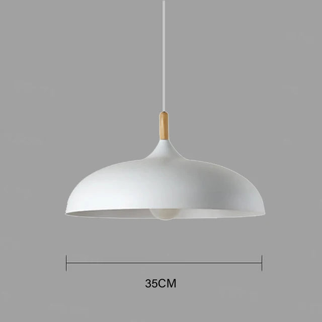 Elegante Pendelleuchte aus Eichenholz mit warmem LED-Licht