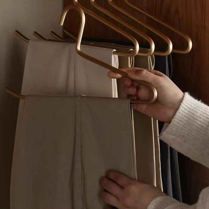 Stylish Metal Hanger Set – 5 Pieces for Your Wardrobe