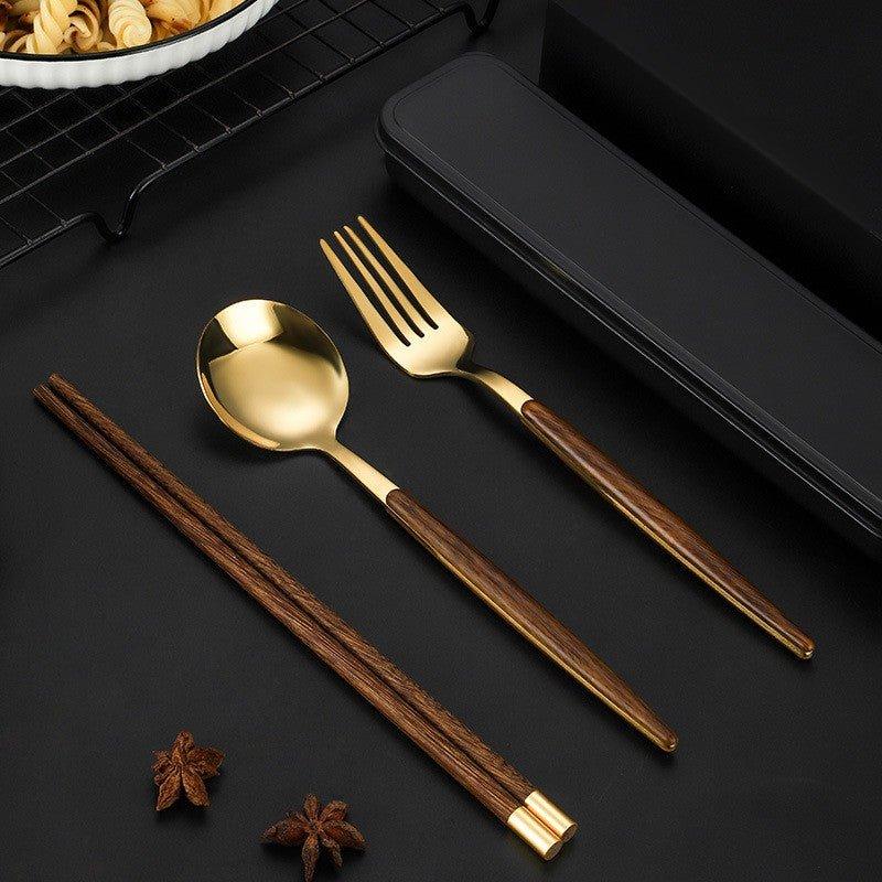 Elegante Edelstahlbestecksets mit Holzgriffen