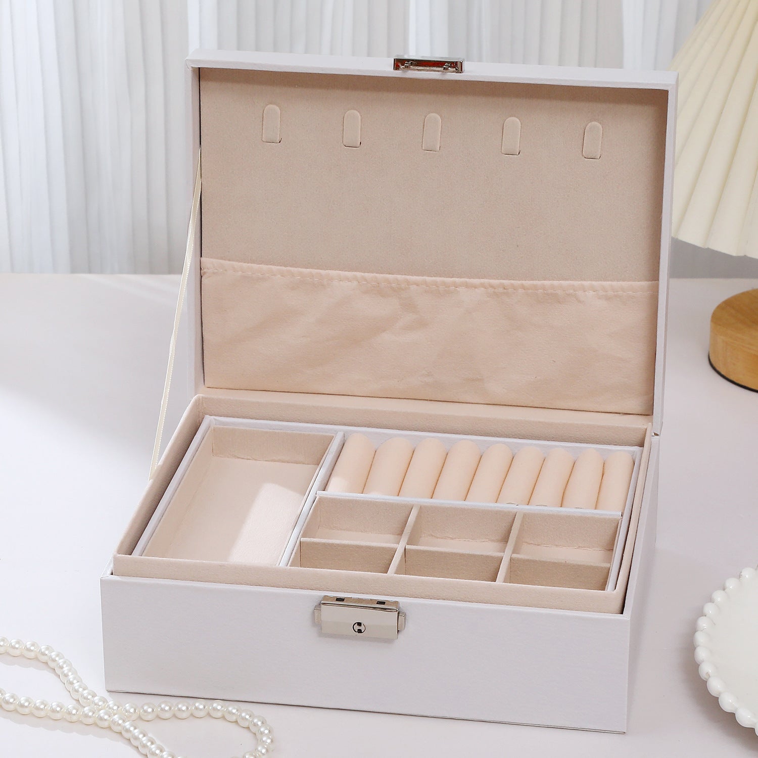 Stilvolle Schmuckbox mit zwei großzügigen Fächern