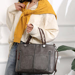 Stylish shoulder bag made of high-quality PU leather for every adventure