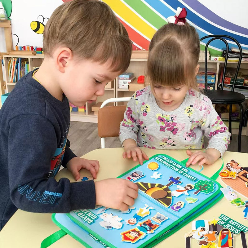 Filzbuch mit biblischen Geschichten im Montessori-Stil