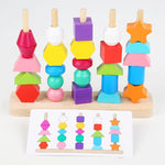 Holzspielzeug zur Förderung von Farben und Formen im Montessori-Stil
