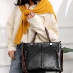 Stylish shoulder bag made of high-quality PU leather for every adventure