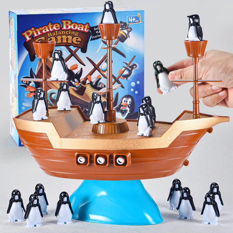 Piraten Schiff Gleichgewichtsspiel mit Pinguin