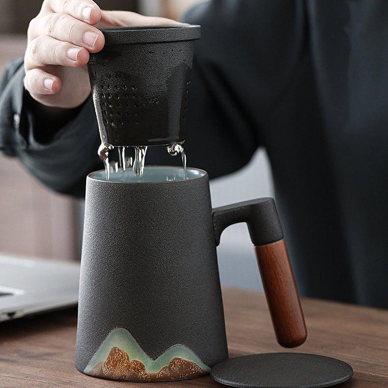 Naturinspirierte Teetasse aus Keramik mit integriertem Filter
