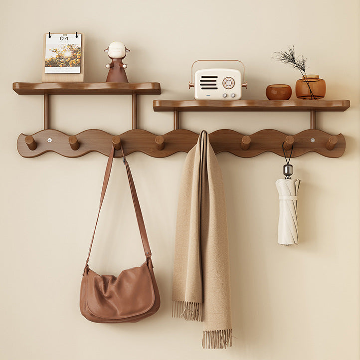 Elegante Wandgarderobe aus Naturholz für Ihren Flur