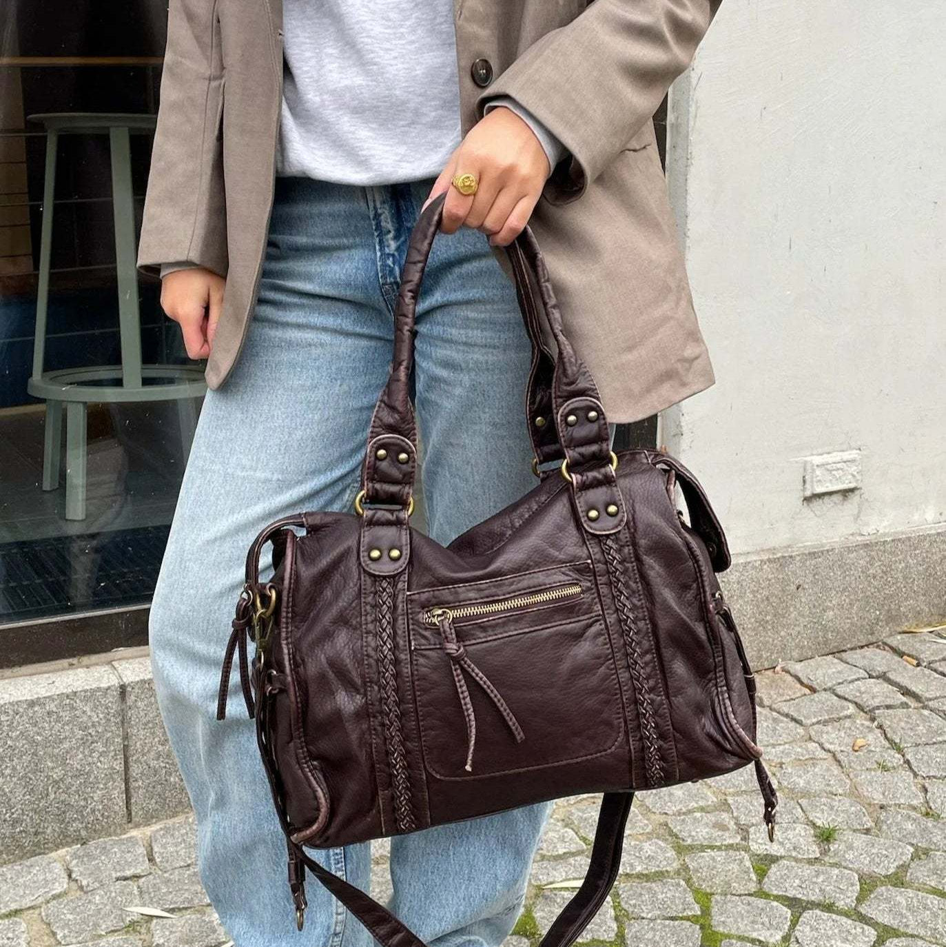 Stylish Women's Handbag with Retro Look