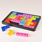 Kinderspiel mit bunten Tetris-Teilen