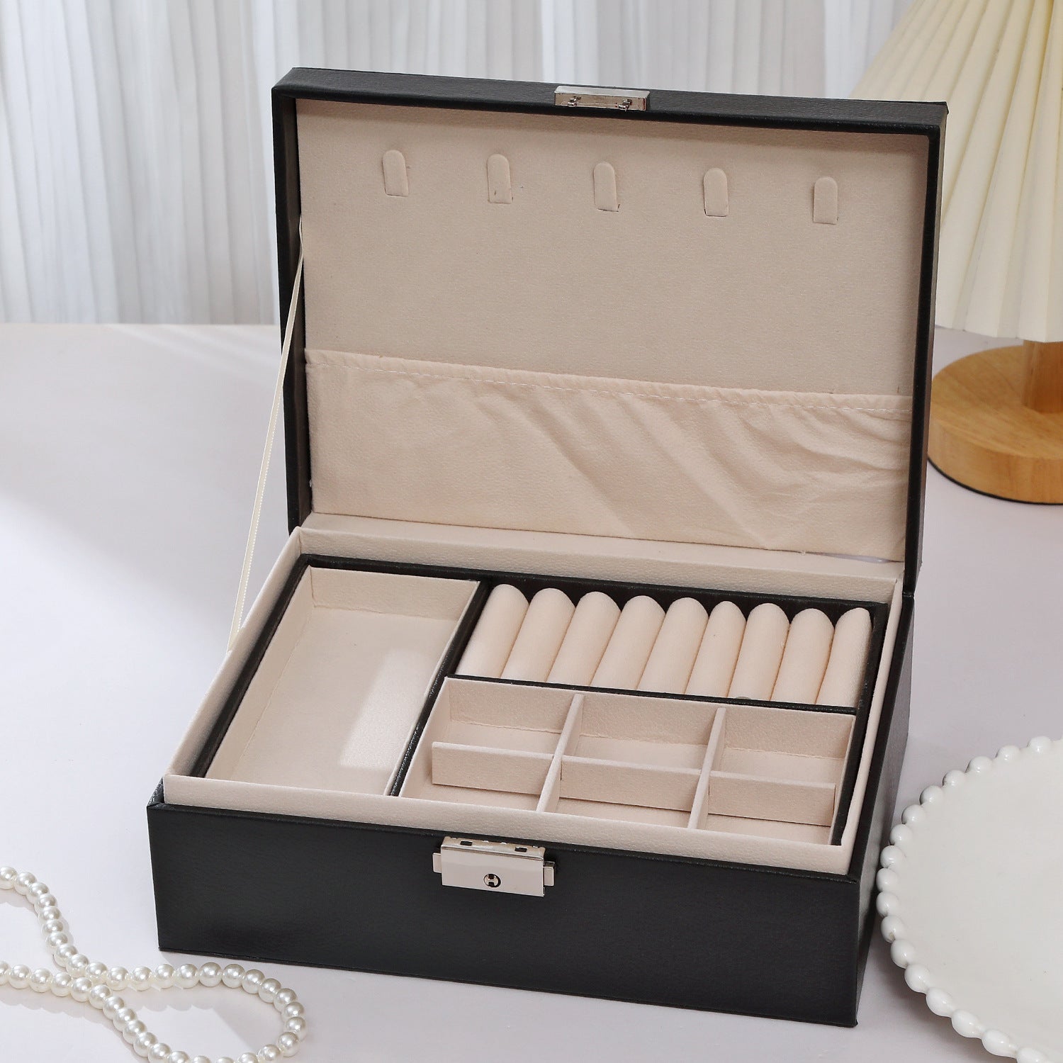 Stilvolle Schmuckbox mit zwei großzügigen Fächern