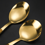 Elegante Edelstahlbestecksets mit Holzgriffen