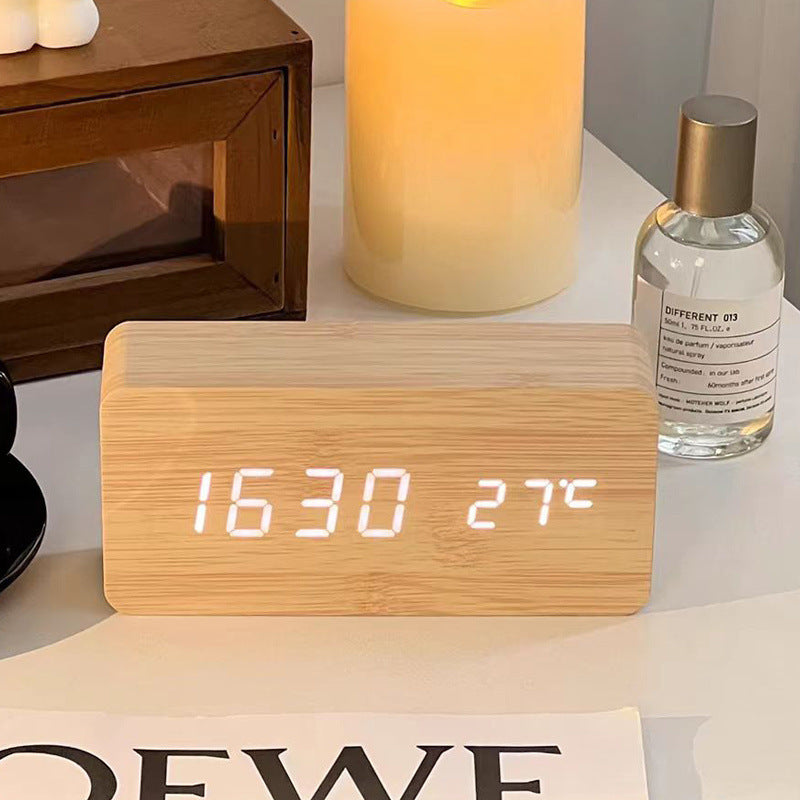 SmartWood – Intelligent Wooden Wall Clock with Voice Control
