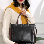 Stylish shoulder bag made of high-quality PU leather for every adventure