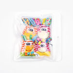 Plüschsocken und Armband für Babys mit sensorischen Elementen