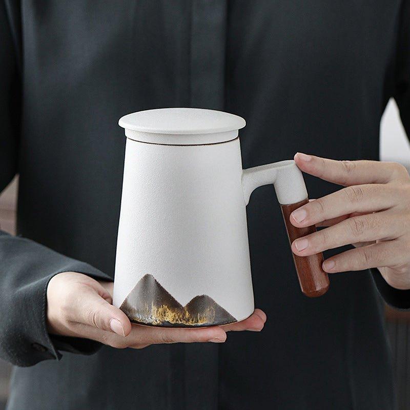 Naturinspirierte Teetasse aus Keramik mit integriertem Filter