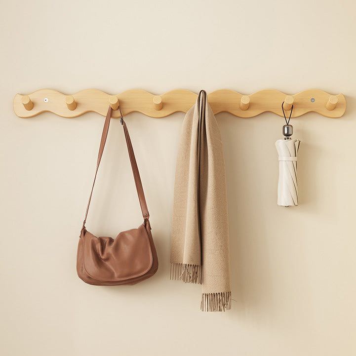 Elegante Wandgarderobe aus Naturholz für Ihren Flur