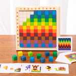 Holzspielzeug mit Montessori-Farben für Buchstaben und Zahlen