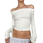 Eleganter Choker mit floralen Akzenten und Satinband