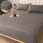 FlexiBed Matratzenauflage – Wasserdicht, Atmungsaktiv & Waschbar mit Elastischem Sitz