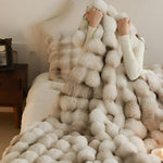 Flauschige Reise-Decke aus Kunstfell – Weiche und waschbare Fleece-Decke