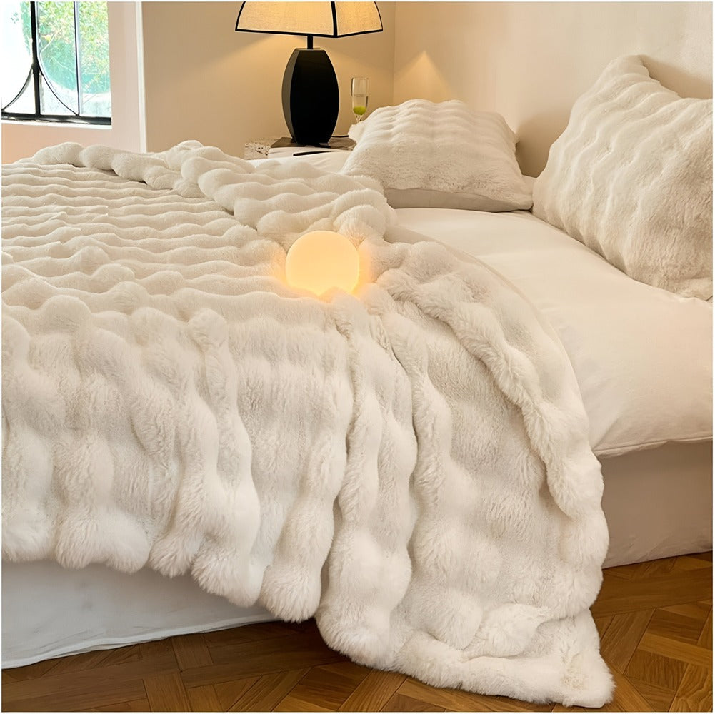 Flauschige Reise-Decke aus Kunstfell – Weiche und waschbare Fleece-Decke