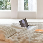 Flauschige Reise-Decke aus Kunstfell – Weiche und waschbare Fleece-Decke