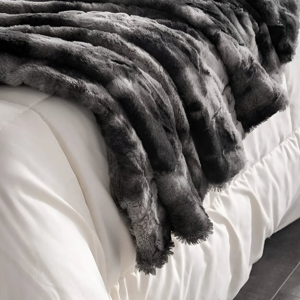 Weiches Velour-Winterdecke – Warme Korall-Fleece-Decke im Batikdesign