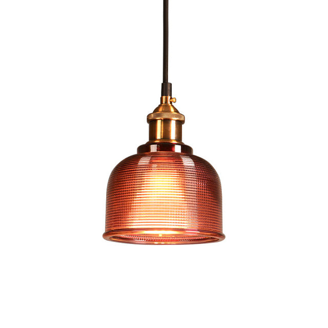 Elegante Pendelleuchte aus Glas im Retro-Stil