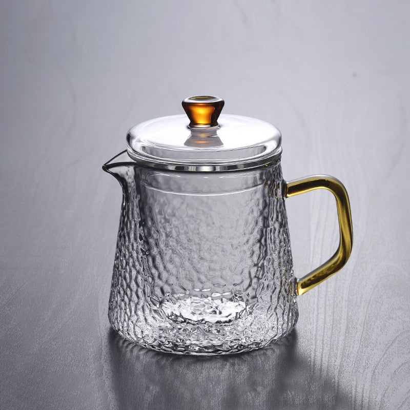 Elegante Glasteekanne mit integriertem Teefilter