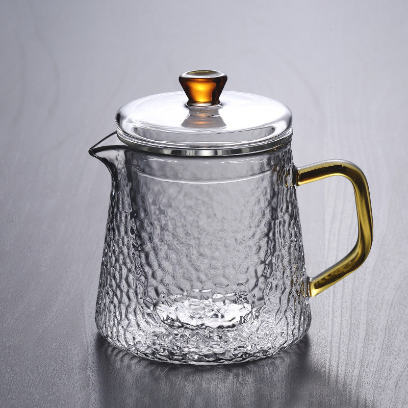 Elegante Glasteekanne mit integriertem Teefilter
