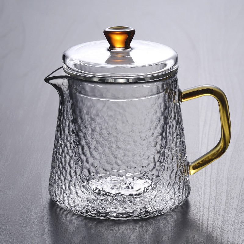 Elegante Glasteekanne mit integriertem Teefilter