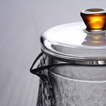 Elegante Glasteekanne mit integriertem Teefilter