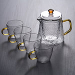 Elegante Glasteekanne mit integriertem Teefilter
