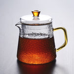 Elegante Glasteekanne mit integriertem Teefilter