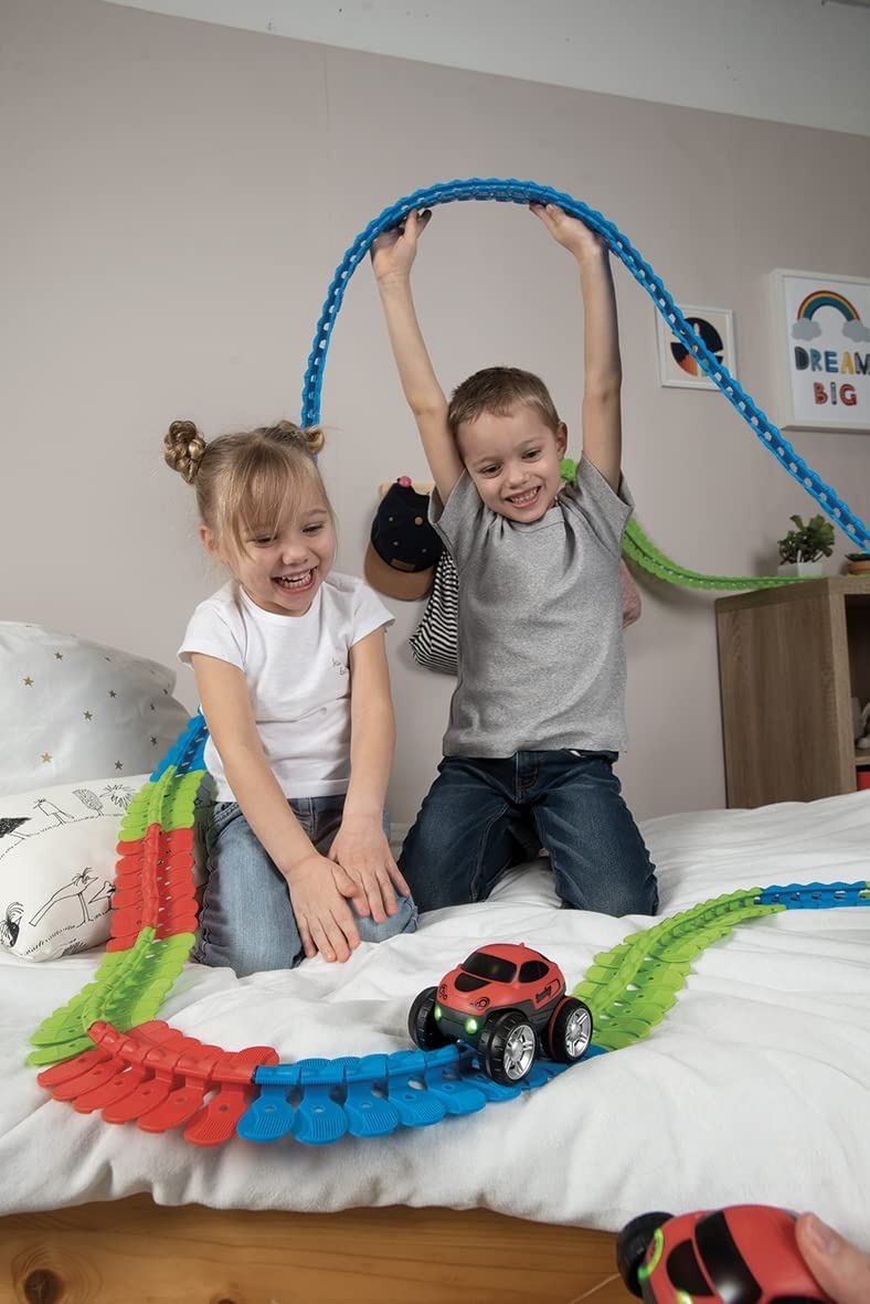 Flexibles Rennbahnset – Kreatives Bauen für Kinder