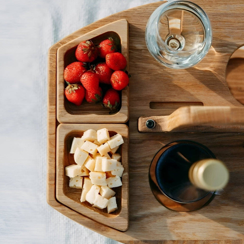 Kompakter Klapptisch für Picknick mit Wein- und Snackfächern