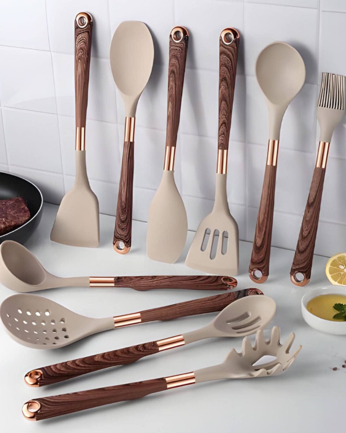 Practical 10-piece kitchen utensil set with silicone and stainless steel