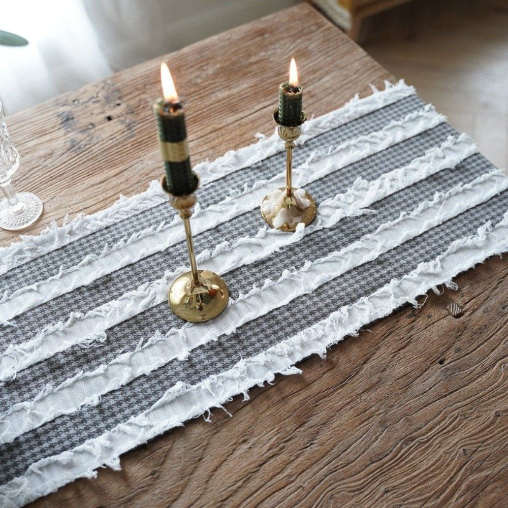 Nature-inspired table runner for an inviting ambiance