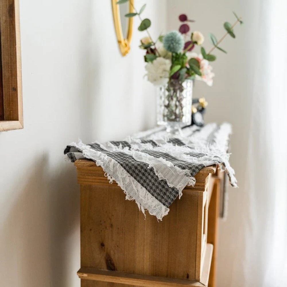 Nature-inspired table runner for an inviting ambiance