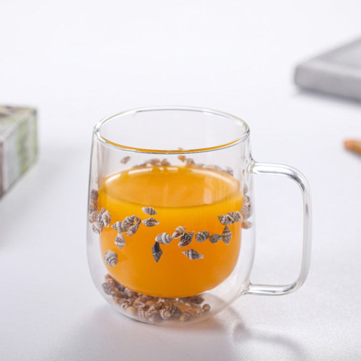 Eleganter Isolierglasbecher mit Trockenblumen-Dekor