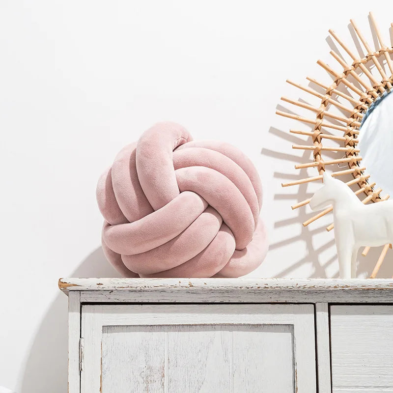 Samt Kissen mit Knoten