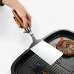 Praktische Grillwender mit Holzgriff – Ideal für die Küche