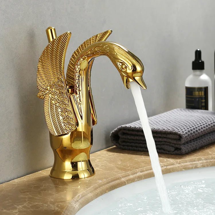 Eleganter Einhebel-Waschtischarmatur in Gold