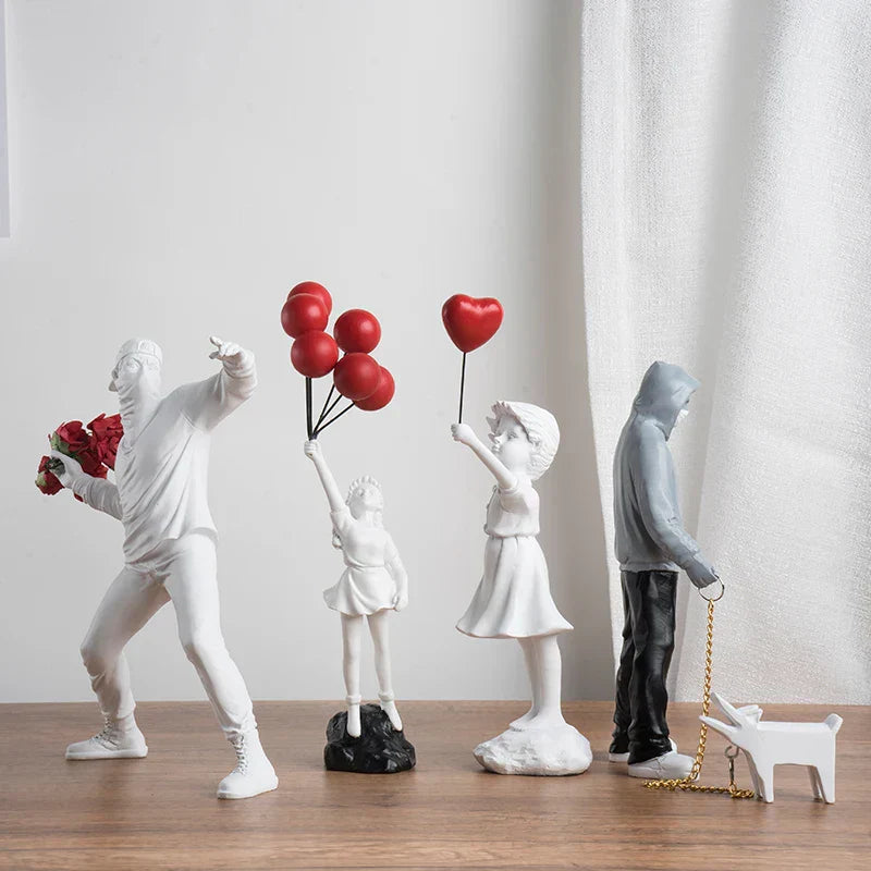 Moderne Skulpturenserie: Blumenwerfer Statue